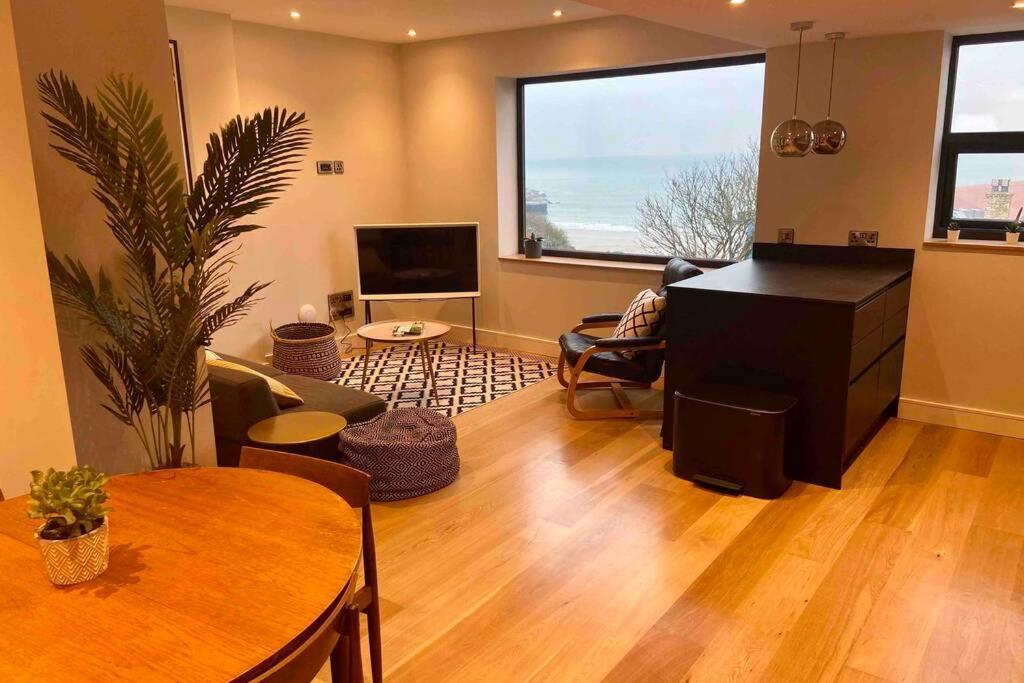 Beachside Apartment In The Centre Of Town New Quay Extérieur photo